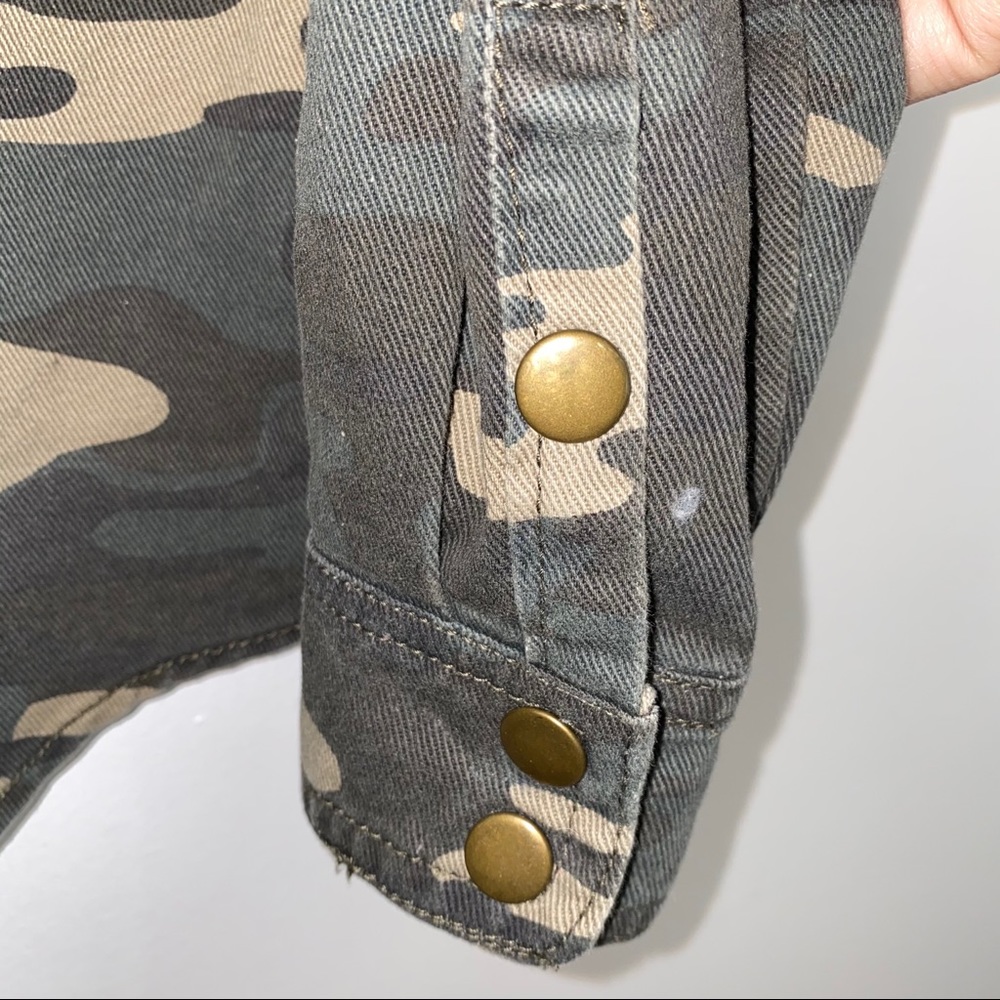 Camouflage Jean Jacket - Picture 7 of 8